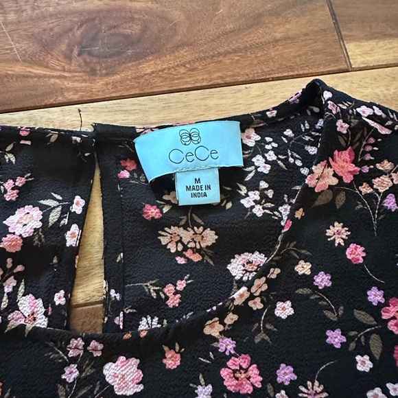 Cece Tie-sleeve floral top size medium barely used - Picture 3 of 3